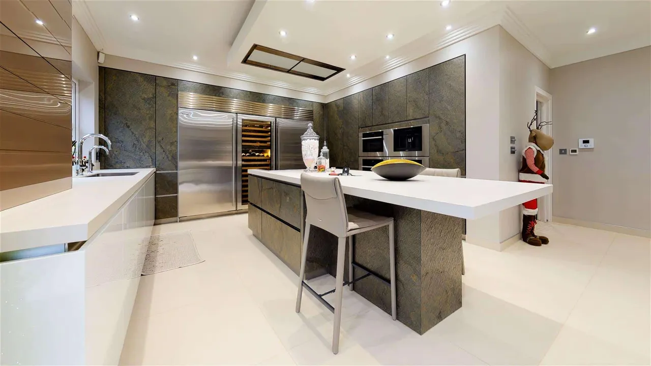 Forest Lane, Chigwell, photo 6