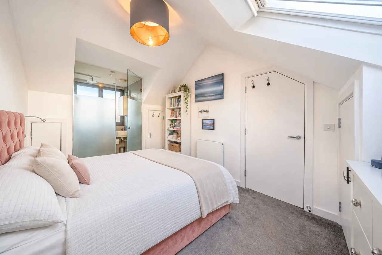 Radbourne Road, London, SW12, photo 2
