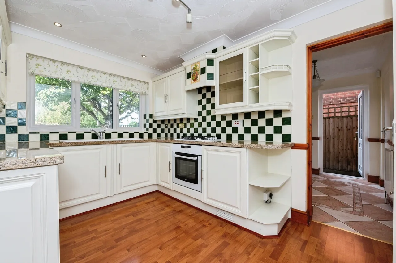 Beaton Close, Greenhithe, DA9, photo 6
