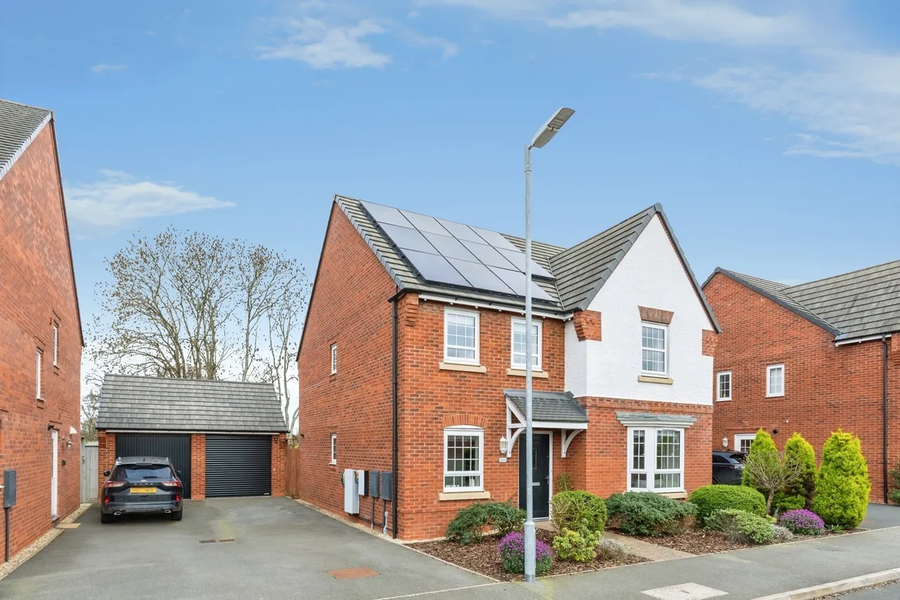 4 bed house for sale, Meadow Drive, Long Itchington, CV47