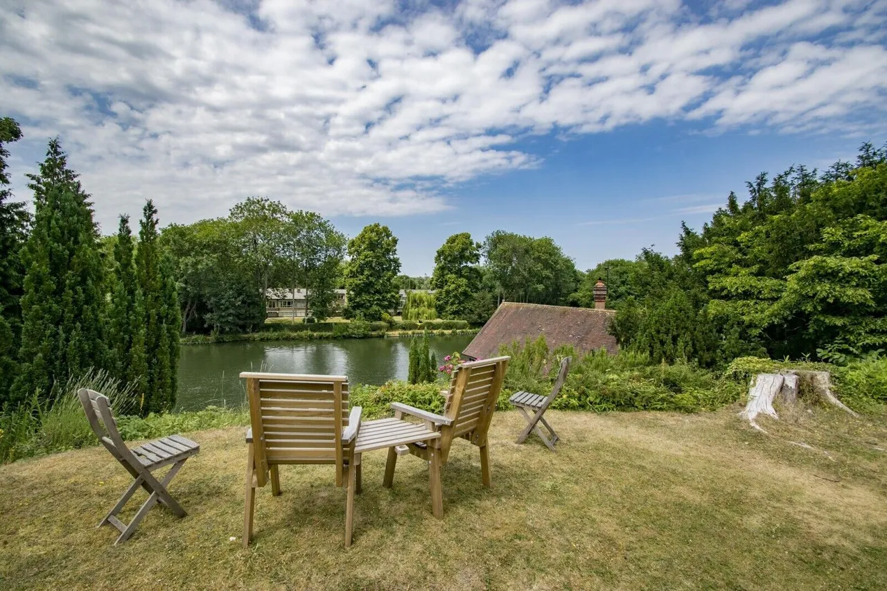 2 bed flat for sale, Cleeve Road, Goring, RG8