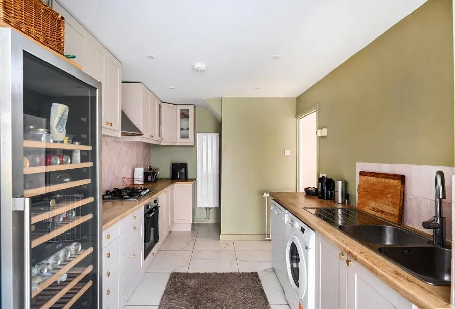 Westcourt Drive, Oldland Common, BS30, photo 5