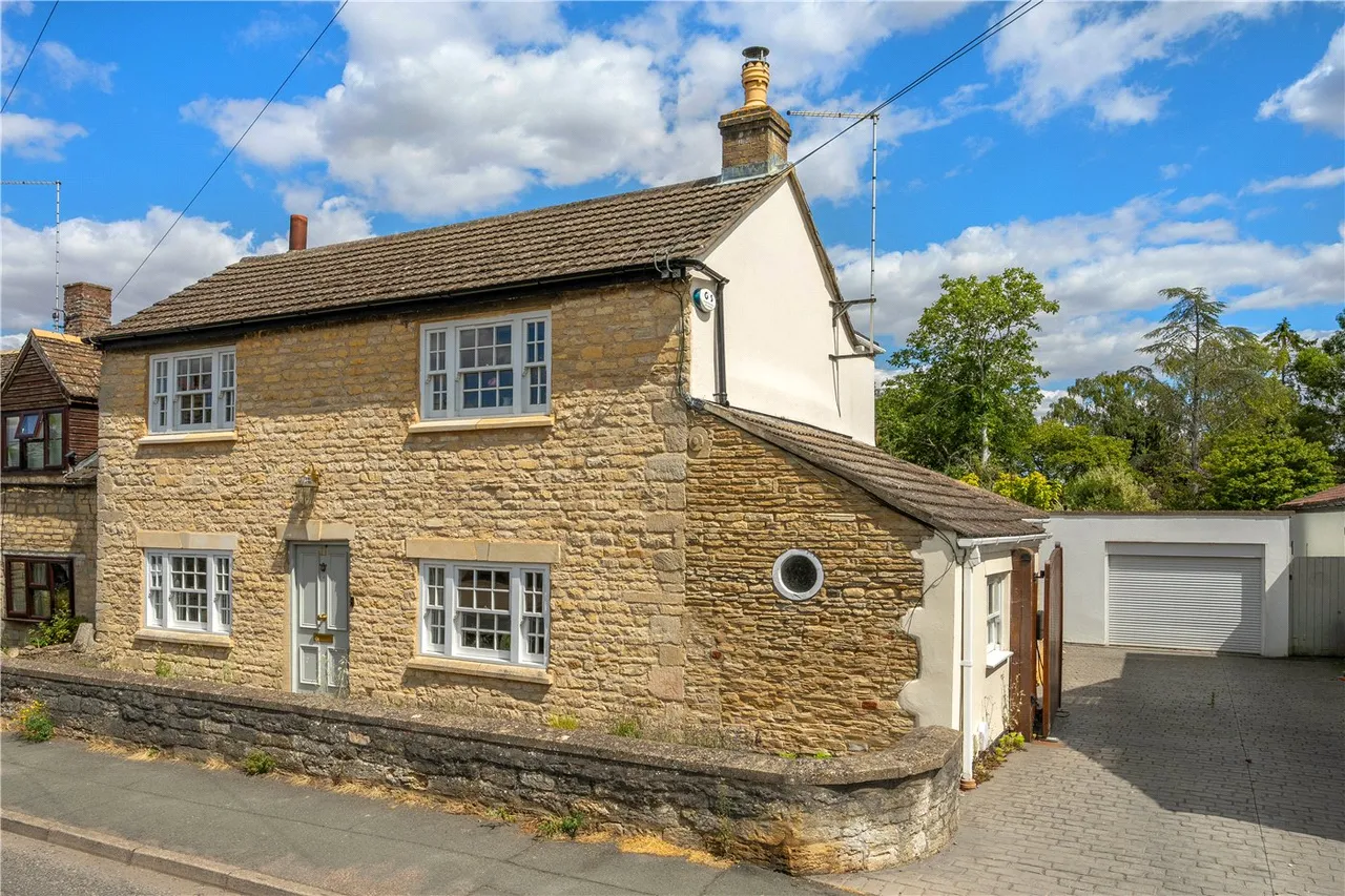 3 bed house for sale — Eastgate, Deeping St. James, Peterborough, Lincolnshire, PE6