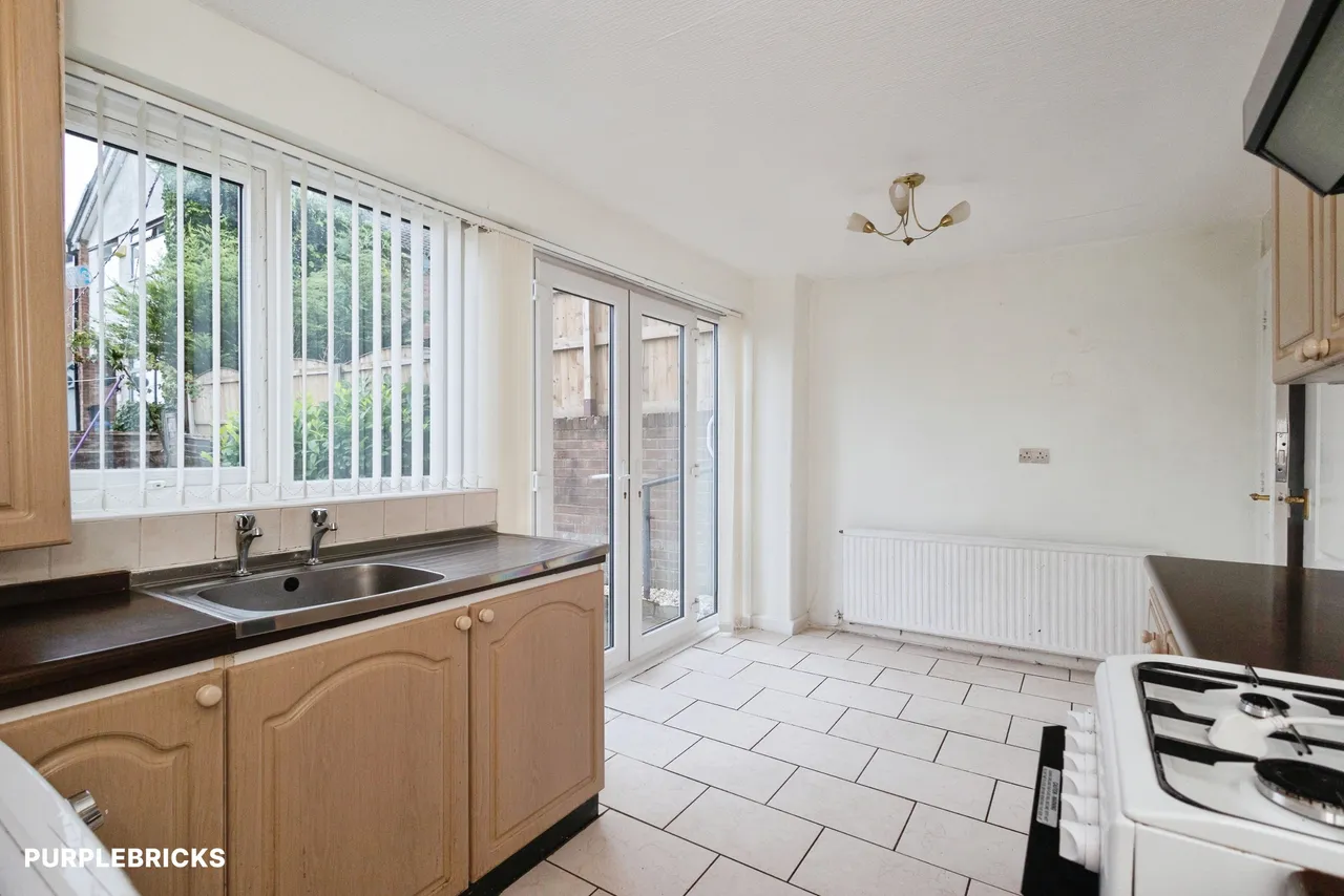 Park Crescent, Oldham, OL9, photo 9