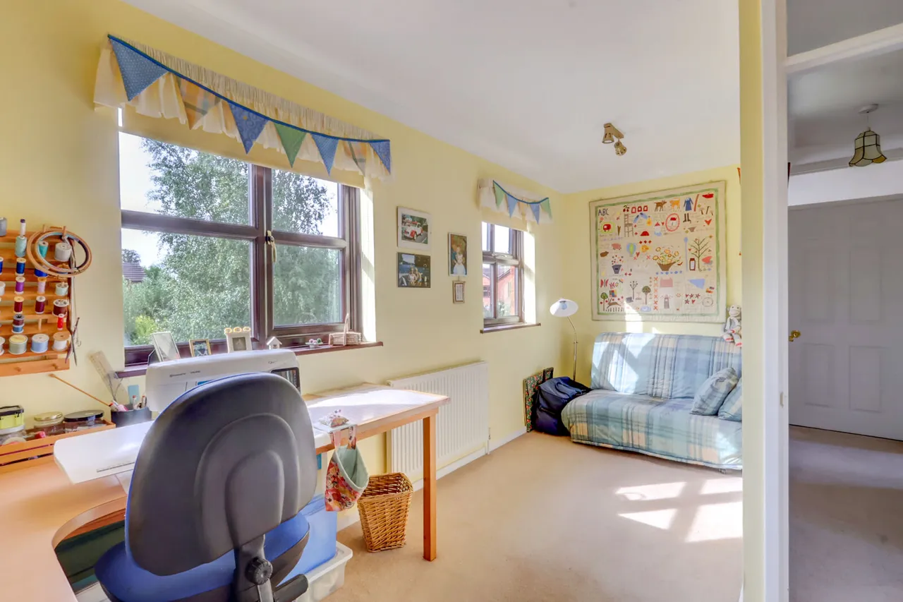 Willow Way, Princes Risborough, HP27, photo 12