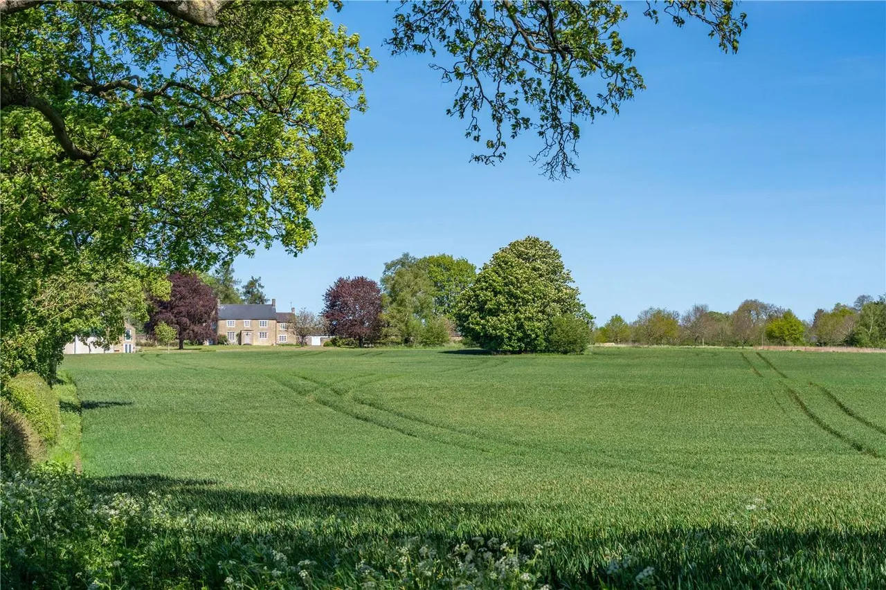Lower Aynho Grounds, Aynho, Banbury, Oxfordshire, OX17 3BW, photo 3