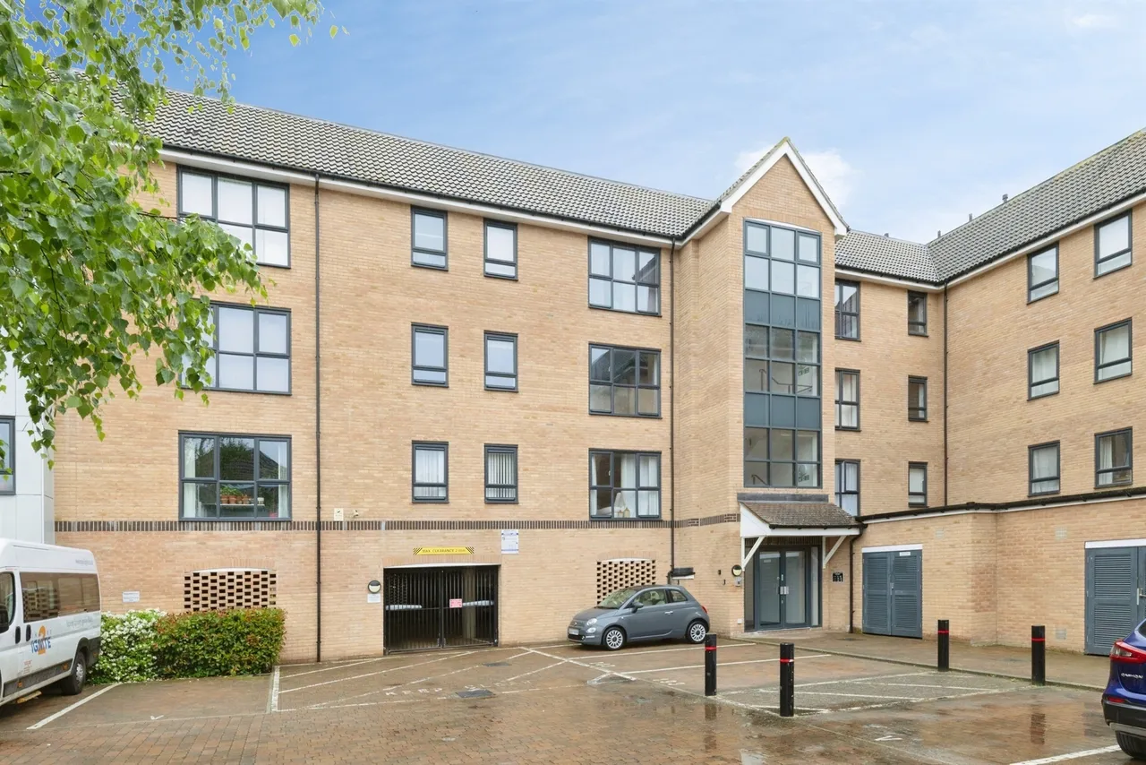 1 bed flat for sale — Marbled White Court, Little Paxton, St. Neots