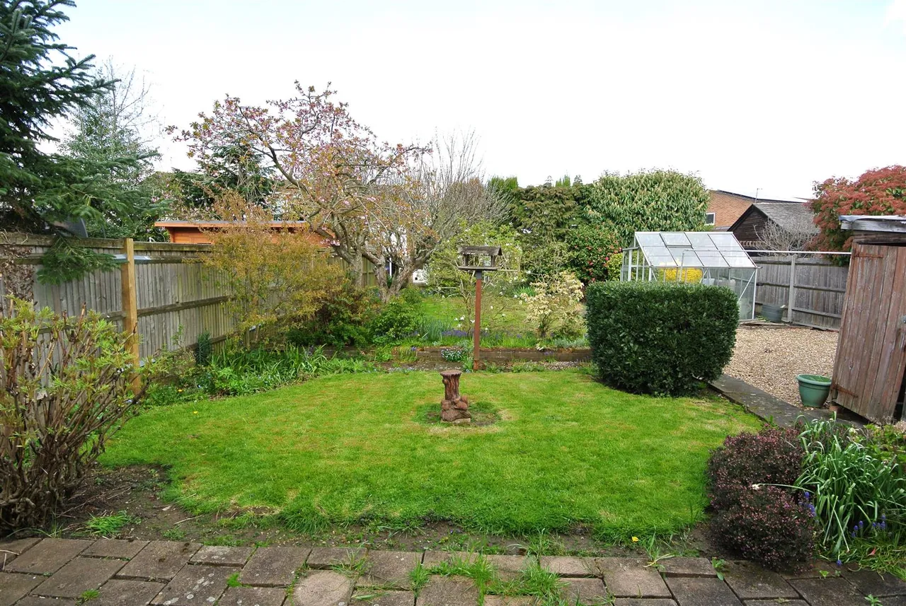 Green Road, Thorpe, Surrey, TW20 8QS, photo 15