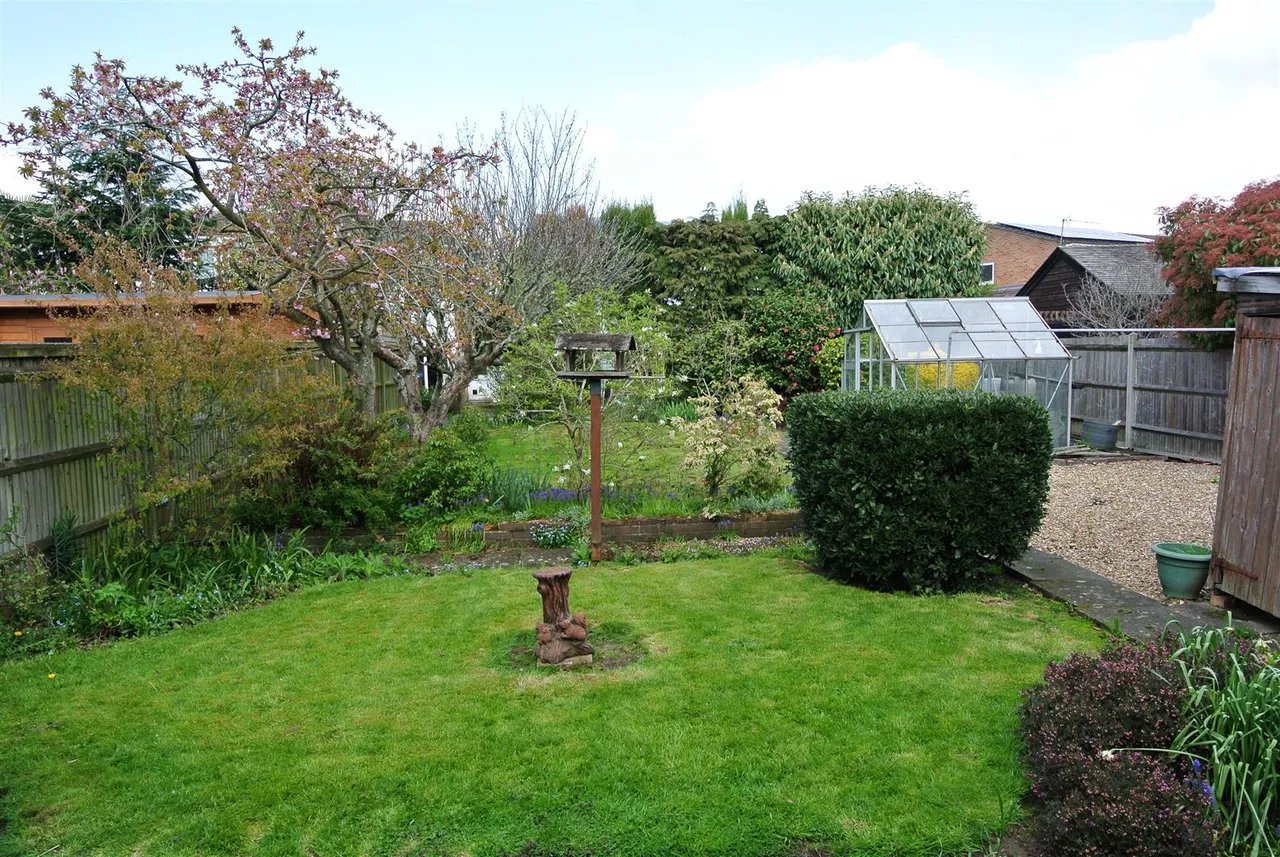 Green Road, Thorpe, Surrey, TW20 8QS, photo 16