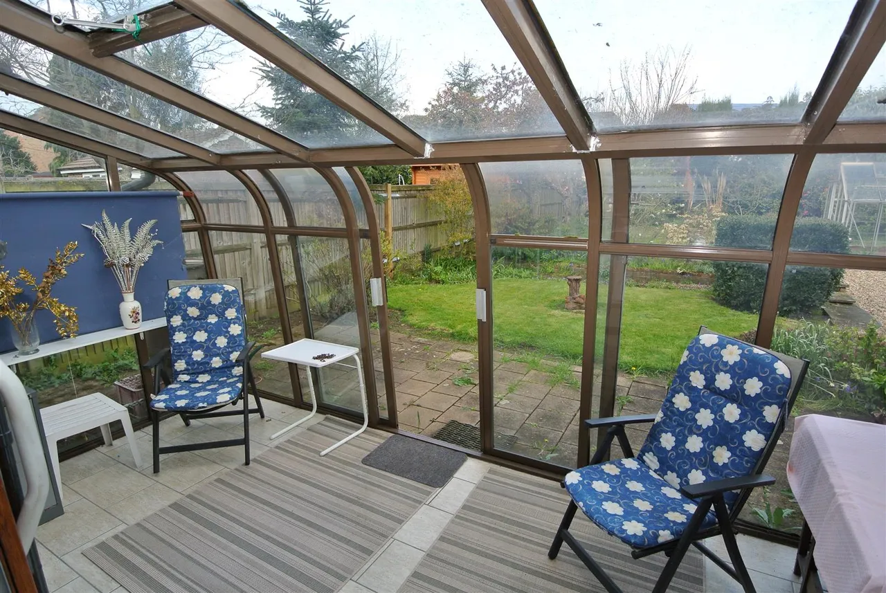 Green Road, Thorpe, Surrey, TW20 8QS, photo 12