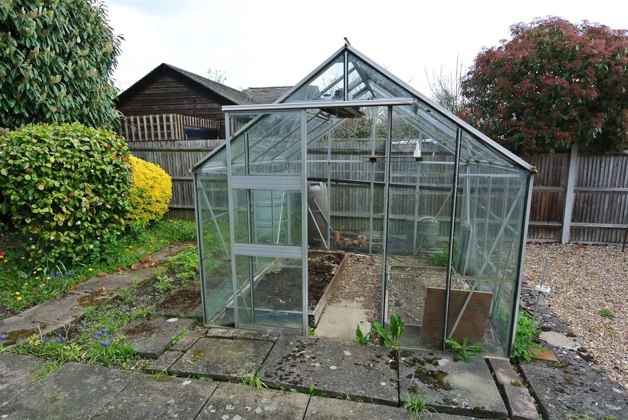 Green Road, Thorpe, Surrey, TW20 8QS, photo 18