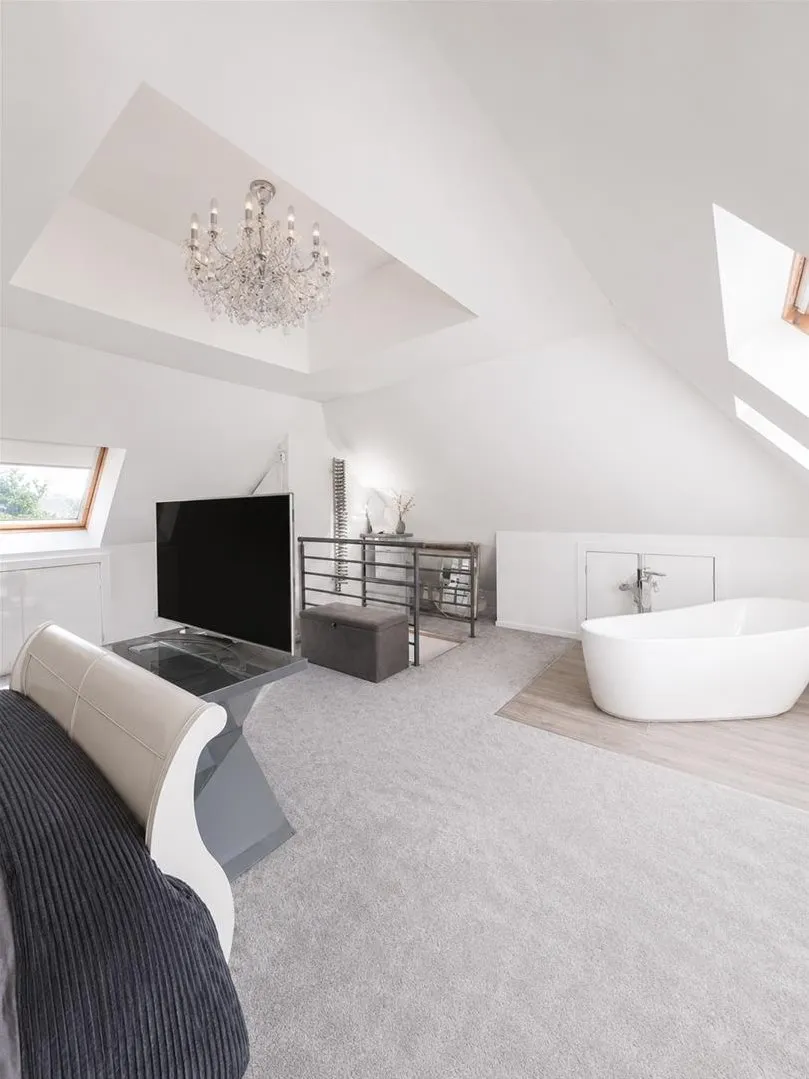 Uxbridge Road, Pinner HA5 4SL, photo 5