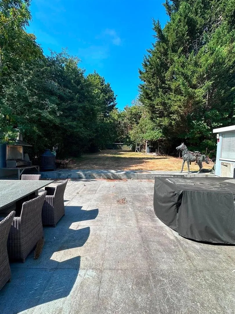 Uxbridge Road, Pinner HA5 4SL, photo 11