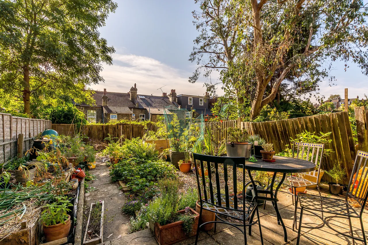 15b Sandrock Road, London, photo 4