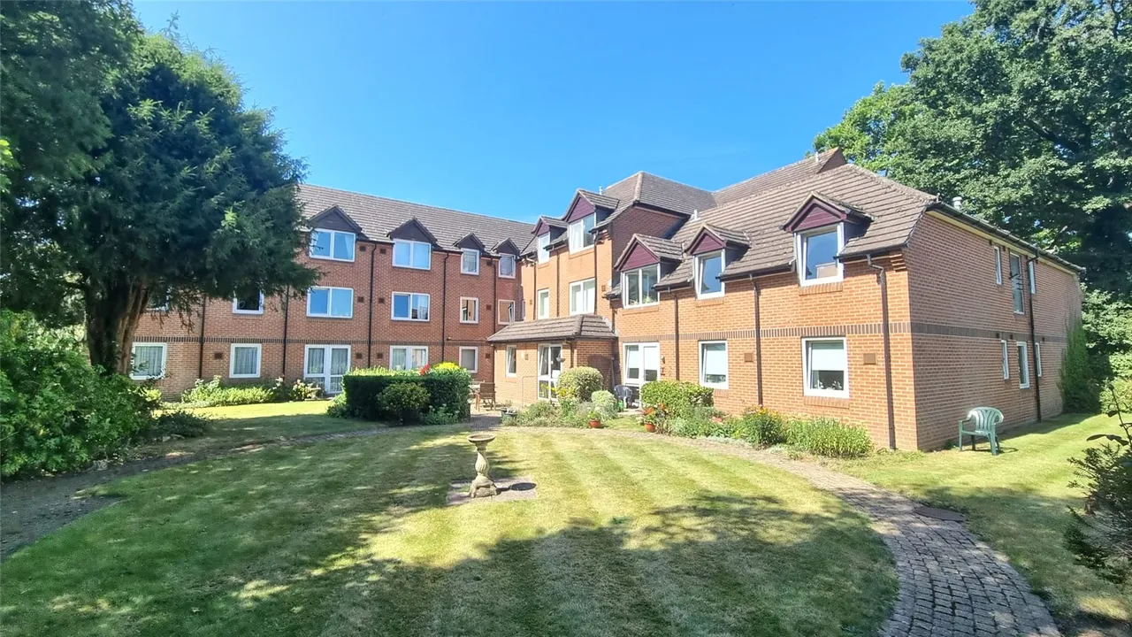1 bed flat for sale, Rosemary Lane, Horley, RH6