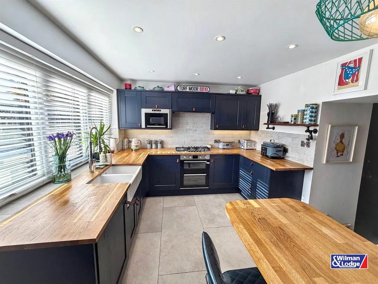 Sutton Fields, Sutton-In-Craven, BD20 8BN, photo 4