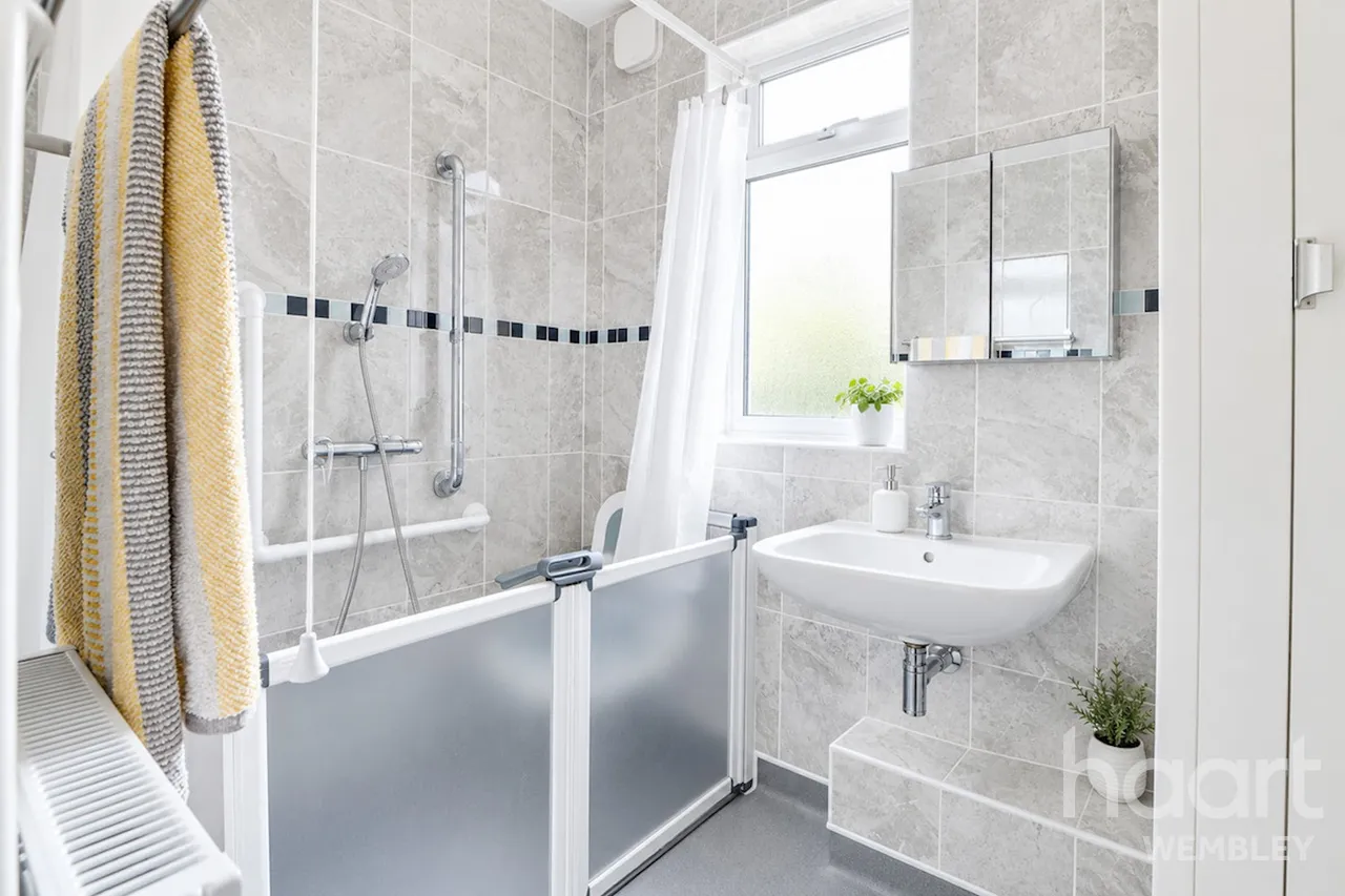 Off Preston Road, HA9, photo 8