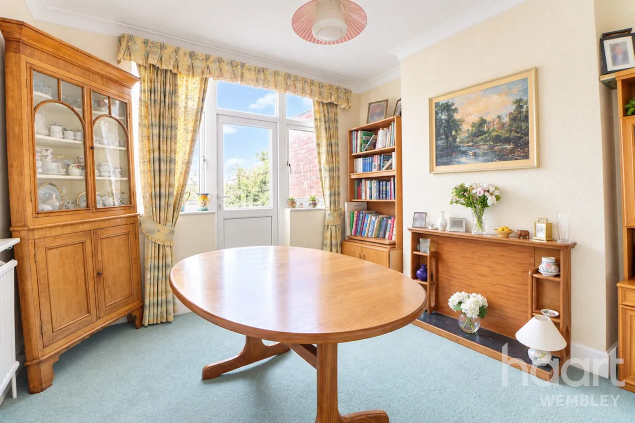 Off Preston Road, HA9, photo 4