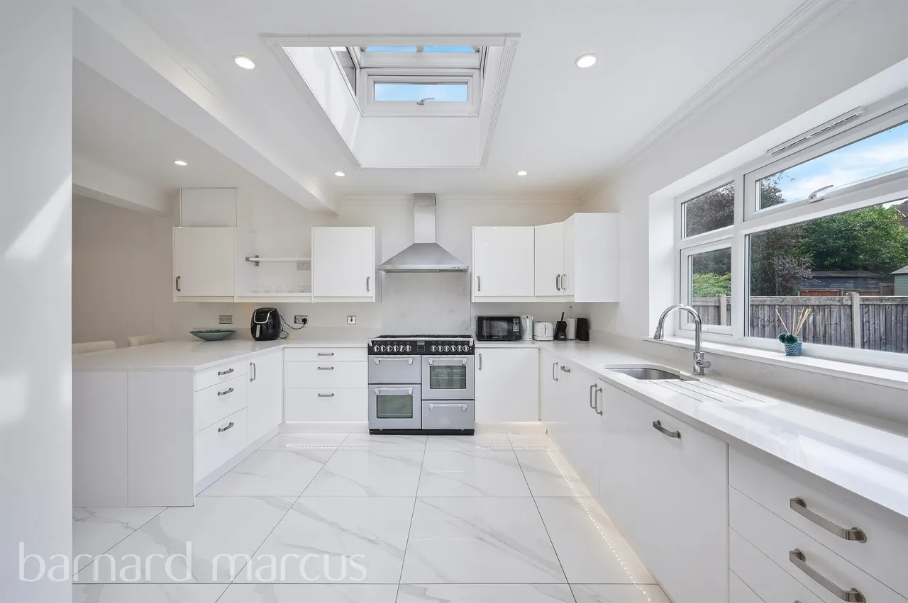 Rosebery Road, Epsom, photo 7