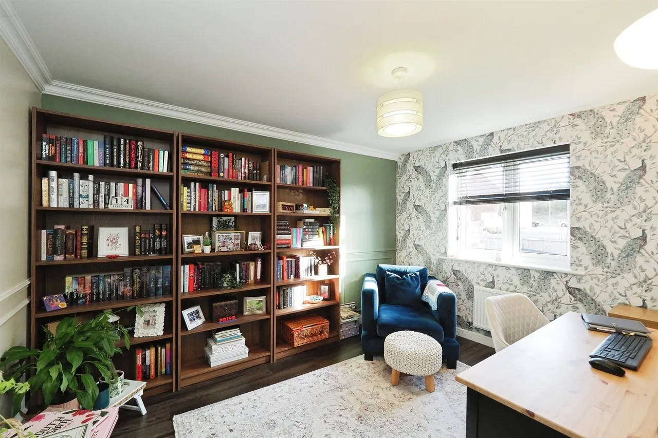 Lindhurst Way West, Mansfield, NG18, photo 2
