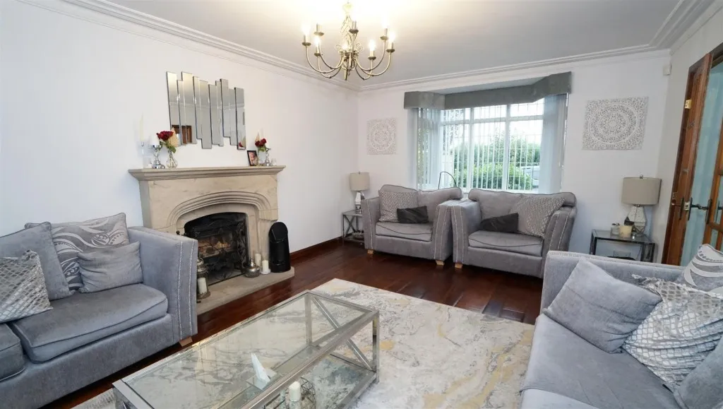 Leeds Road, Thackley, photo 2