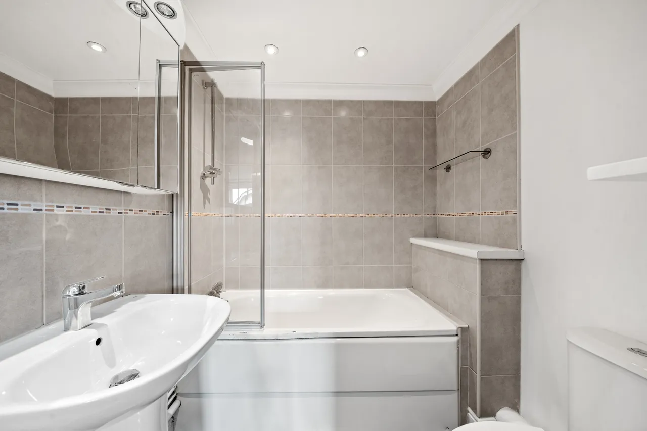 Windsor Street, Chertsey, KT16, photo 10