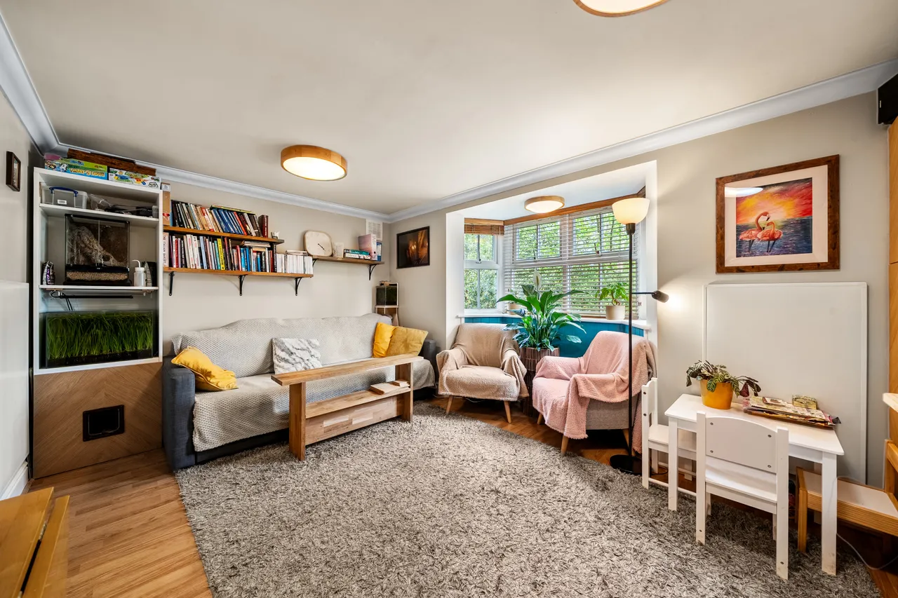 Windsor Street, Chertsey, KT16, photo 4