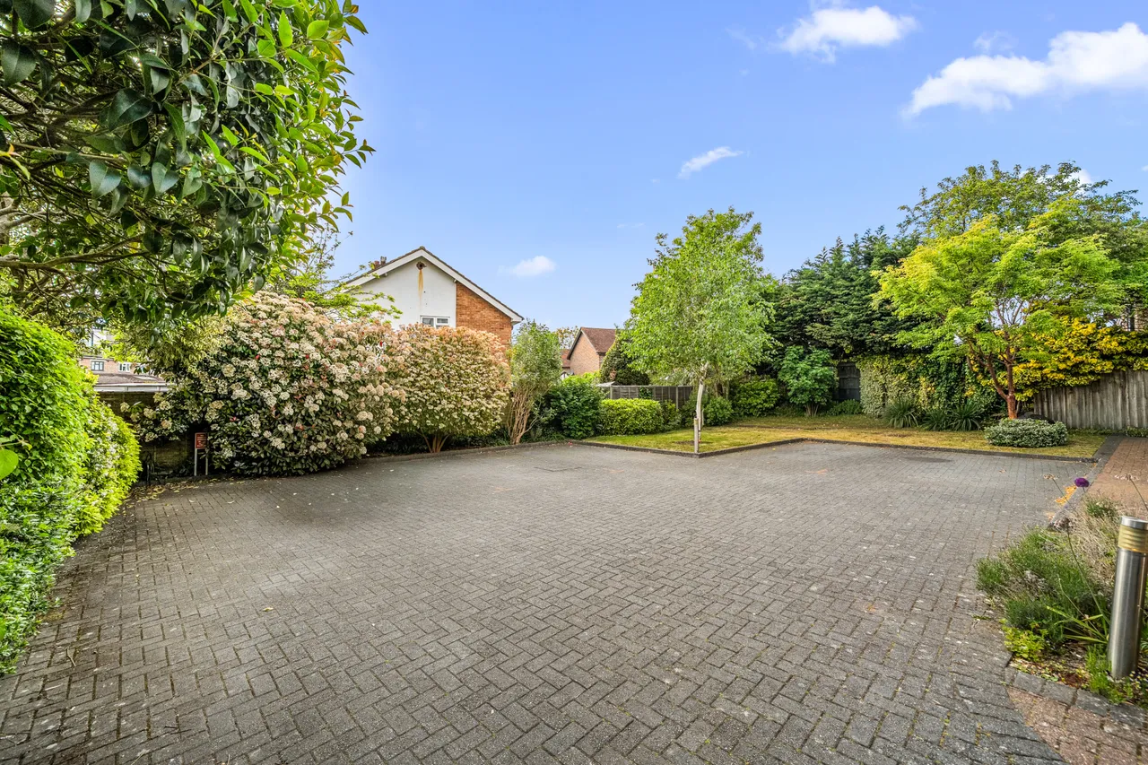 Windsor Street, Chertsey, KT16, photo 17