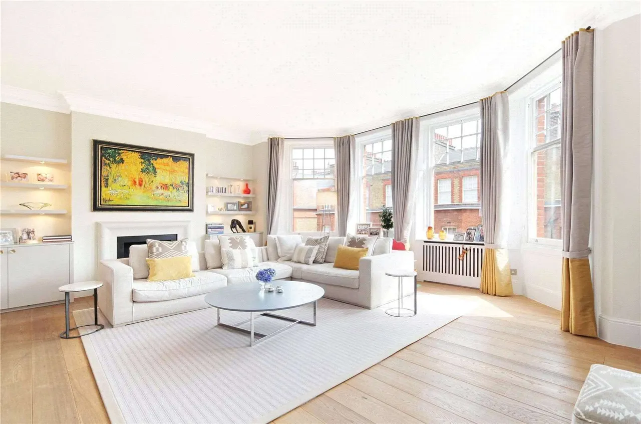 3 bed flat for sale — Wynnstay Gardens, Allen Street, London, W8 6UU
