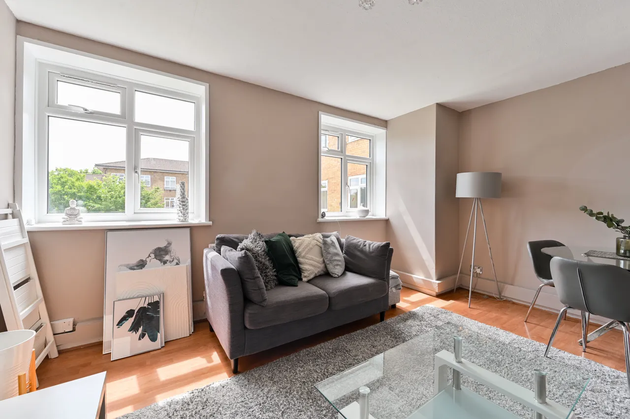 37 Sudbury Court, Allen Edwards Drive, London, photo 3