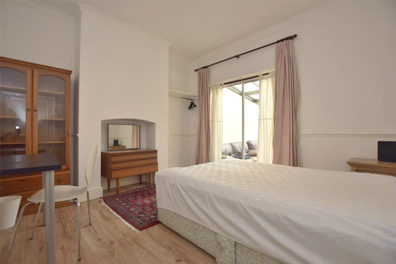 1 bed house to rent — St. Pauls Street North, Cheltenham, GL50 4AQ