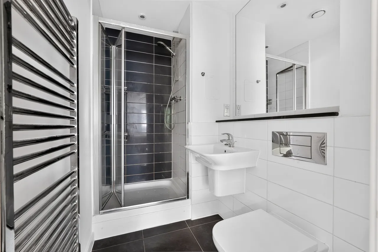 Burdett Road, London, E3, photo 10