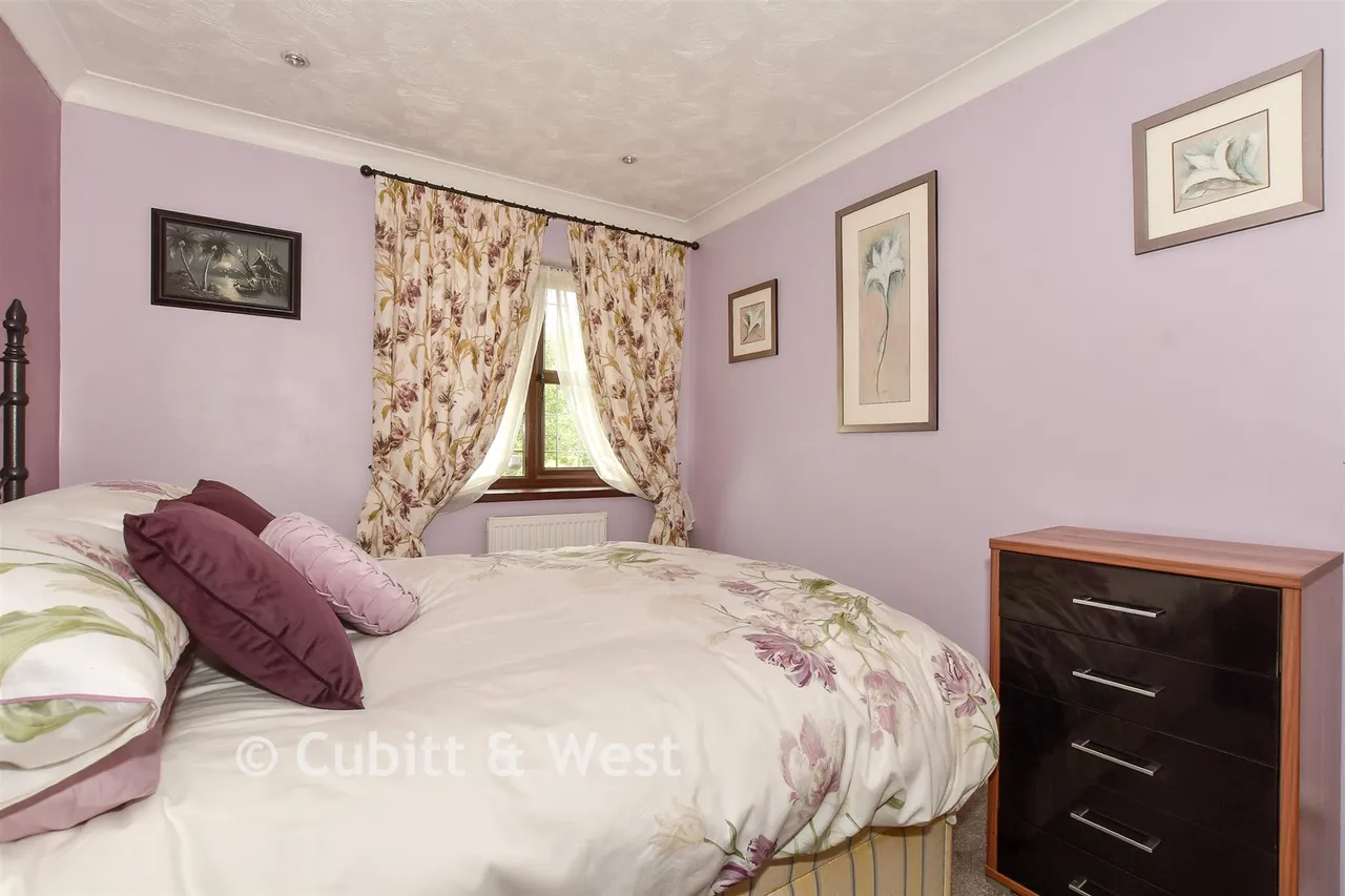 Corfe Close, Southwater, RH13, photo 13