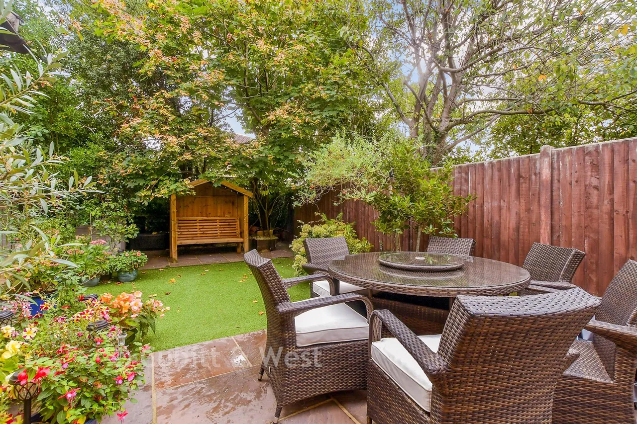 Corfe Close, Southwater, RH13, photo 17