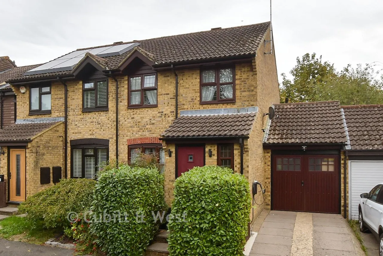 3 bed house for sale, Corfe Close, Southwater, RH13