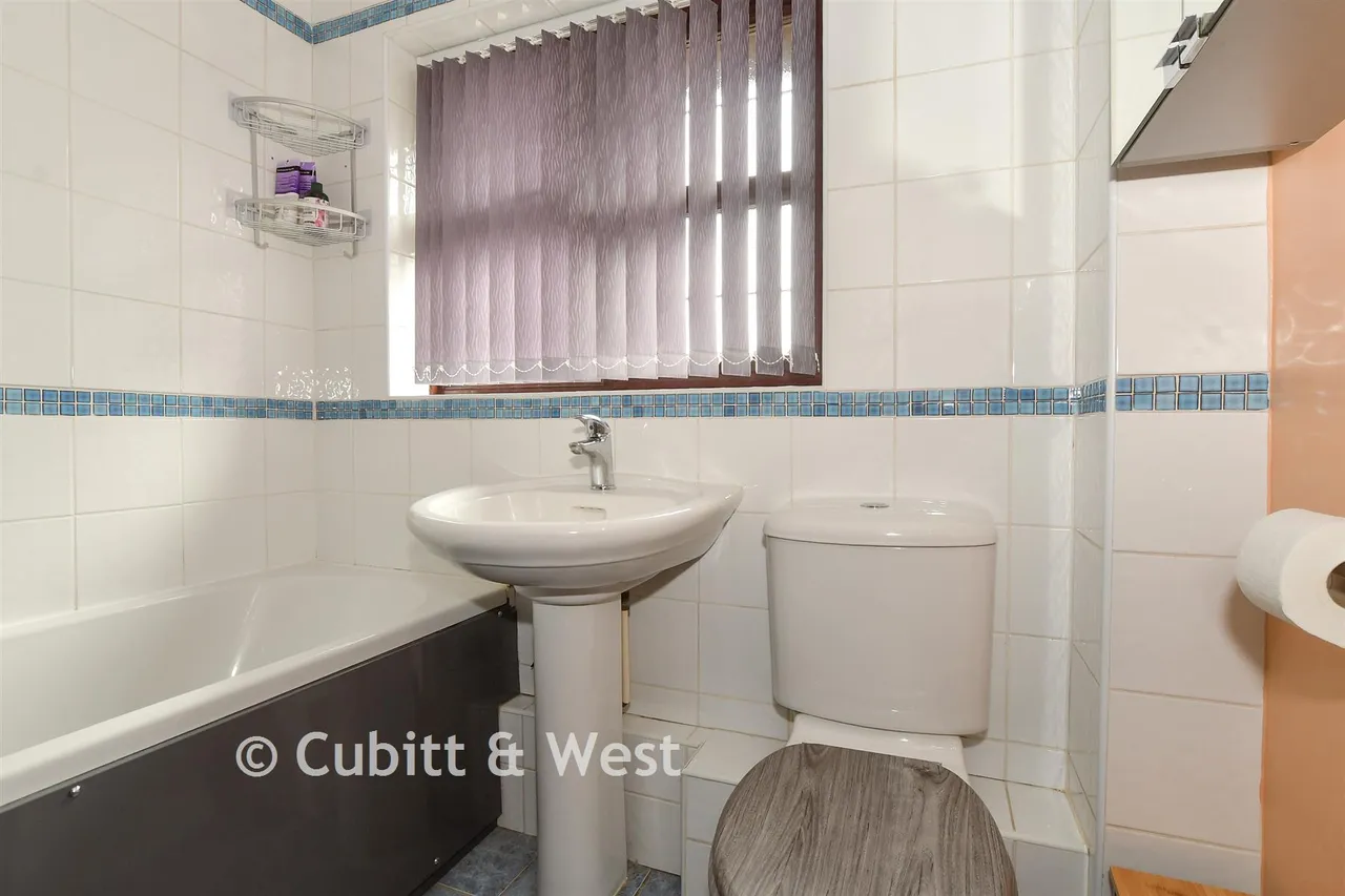 Corfe Close, Southwater, RH13, photo 16