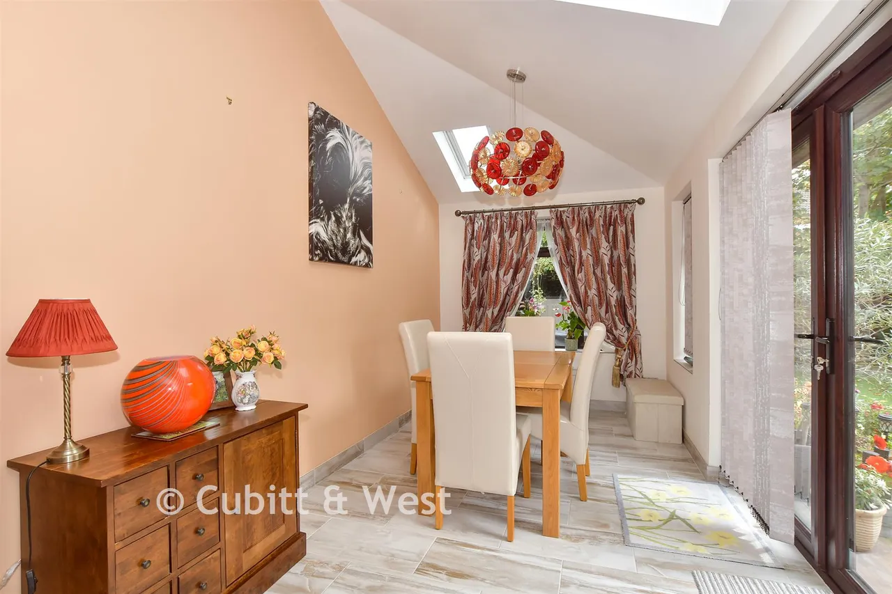 Corfe Close, Southwater, RH13, photo 10