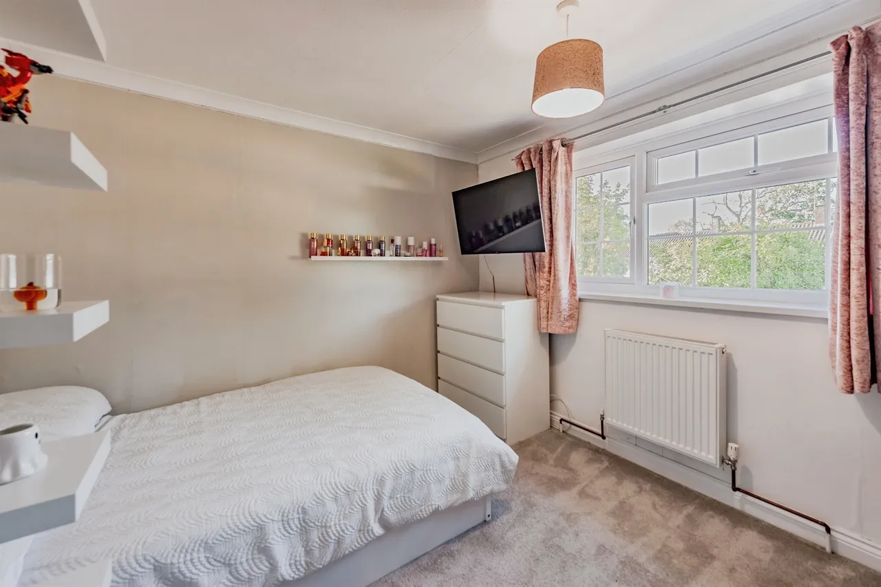 Colgate Close, Crawley, RH11, photo 5