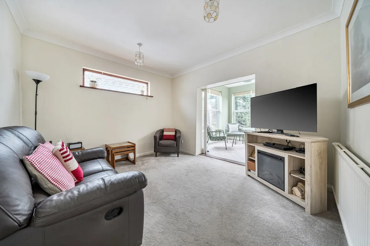 Cedar Close, Kent, BR8, photo 2