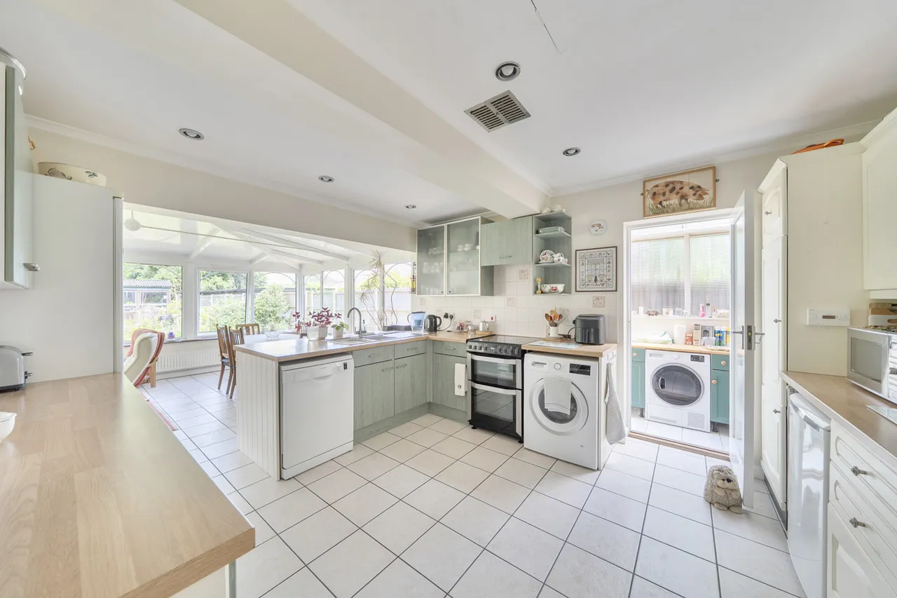 The Highlands, Rickmansworth, WD3, photo 12