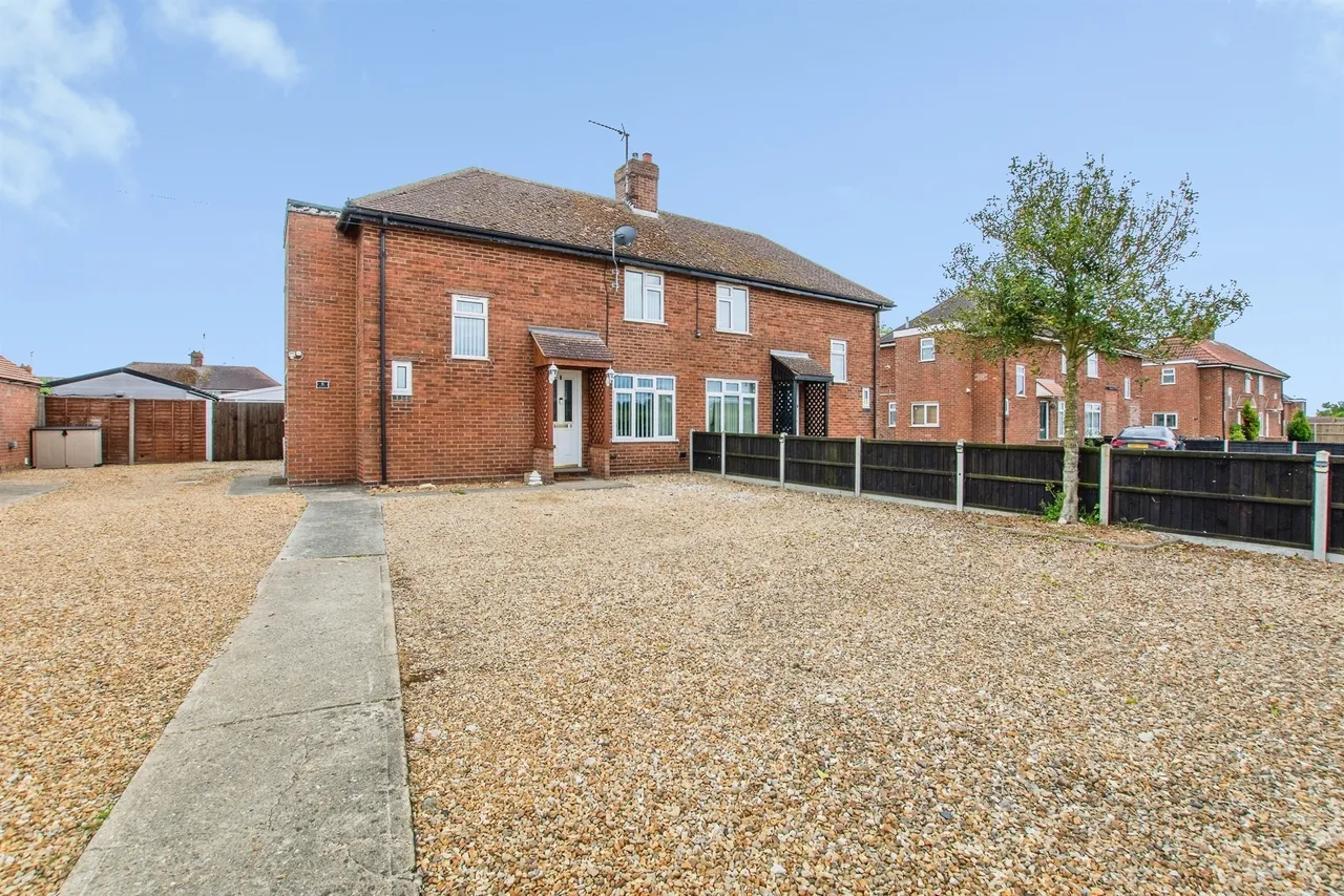 2 bed house for sale — Tolls Lane, Holbeach, Spalding