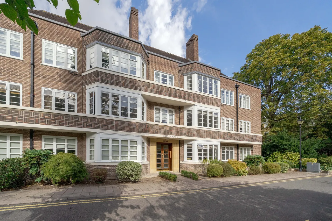 3 bed flat for sale, Putney Heath, London, SW15