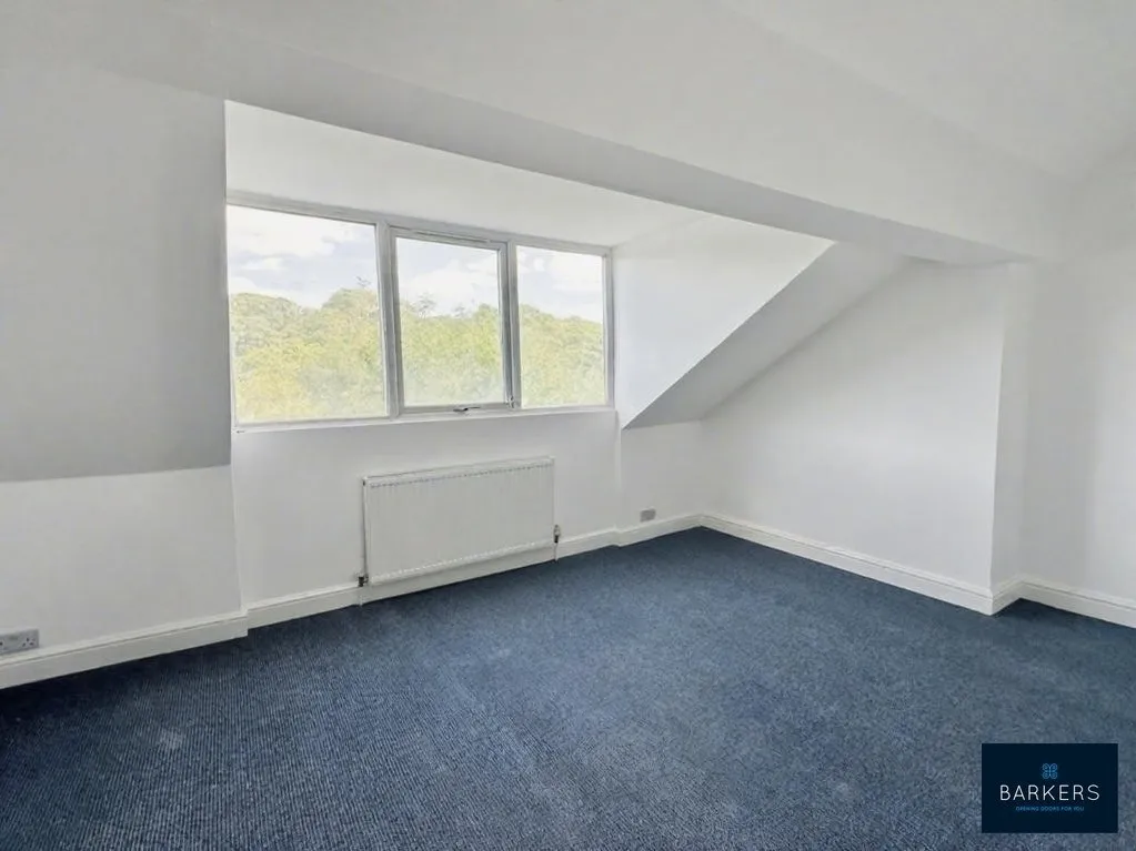 Bradford Road, Batley WF17 8HF, photo 6