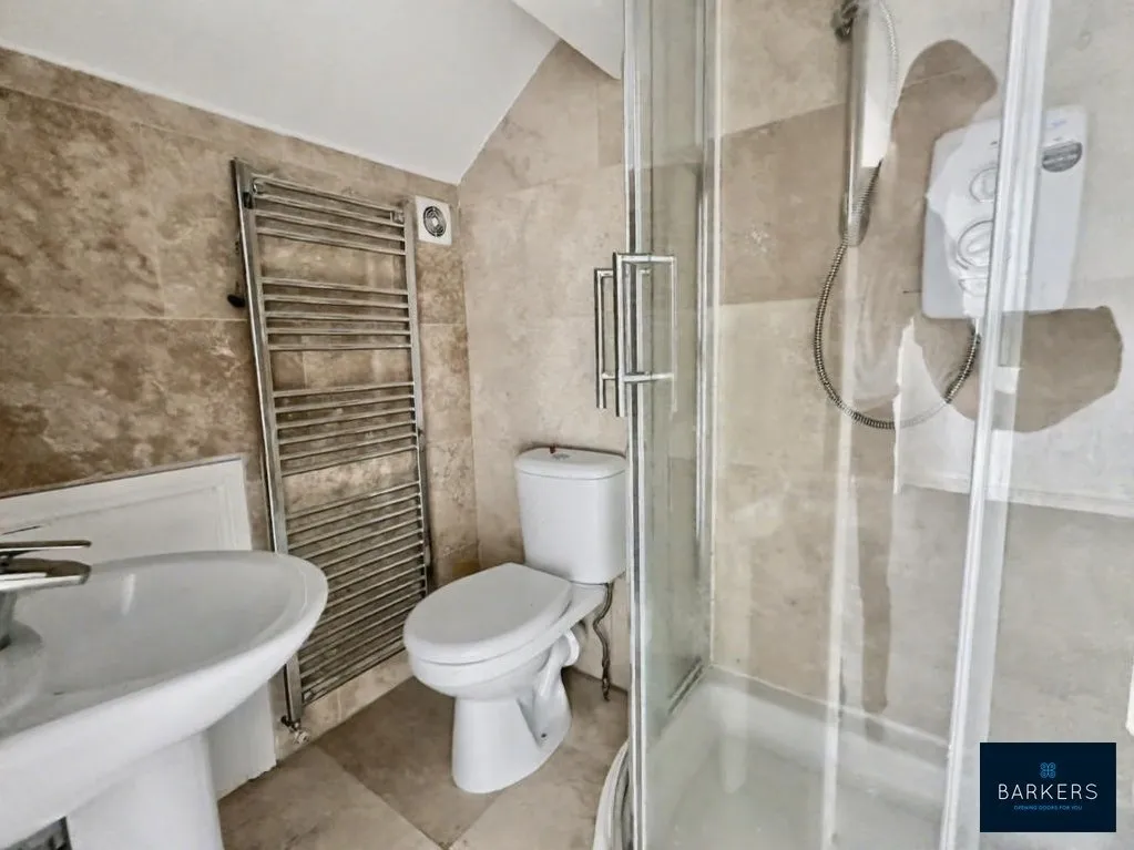 Bradford Road, Batley WF17 8HF, photo 8