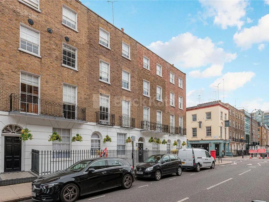 2 bed flat to rent, North Gower Street, NW1