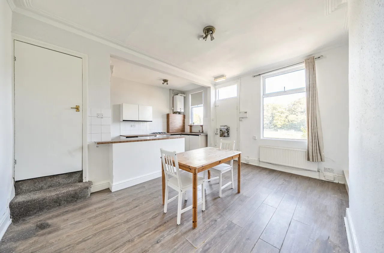 Wetherby Place, Burley, LS4, photo 3