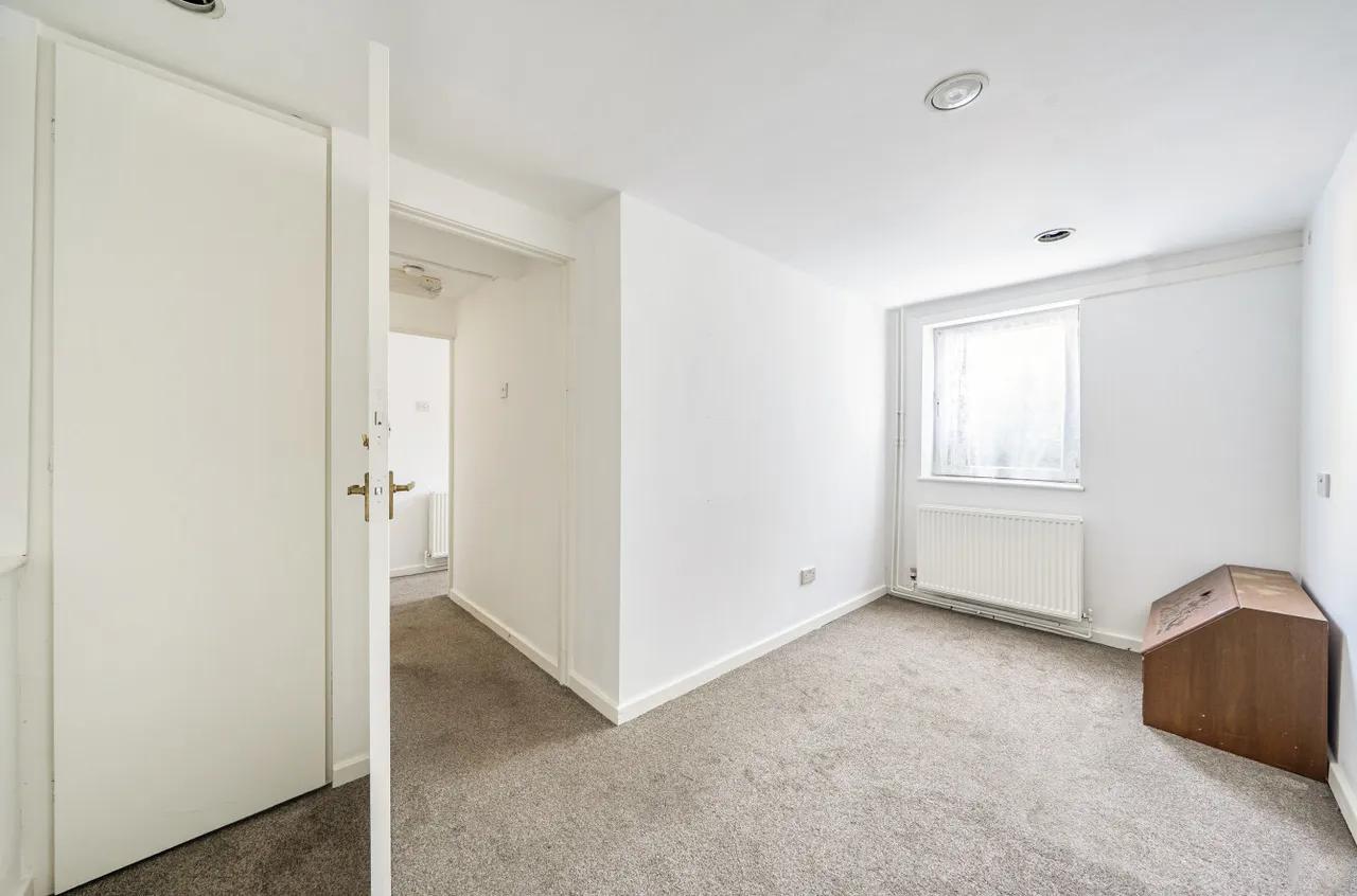 Wetherby Place, Burley, LS4, photo 13