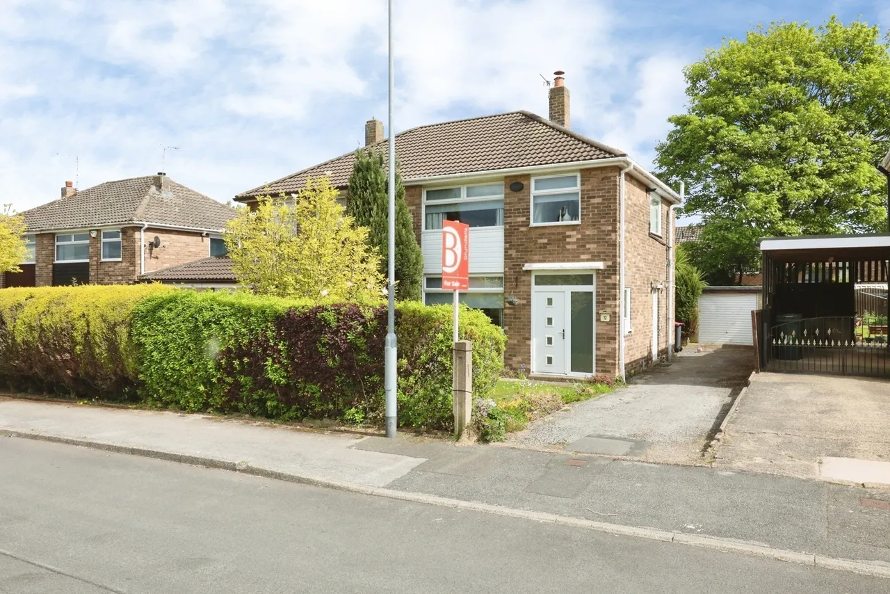 3 bed house for sale — Scarborough Road, Wickersley, Rotherham, South Yorkshire, S66