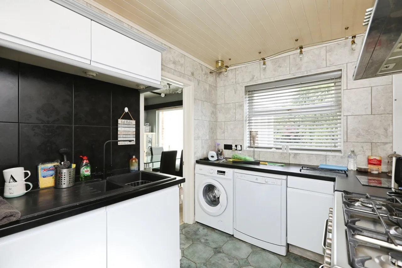 Scarborough Road, Wickersley, Rotherham, South Yorkshire, S66, photo 8
