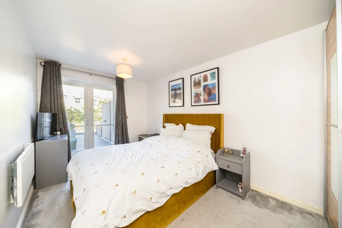 Garratt Lane, SW18, photo 7